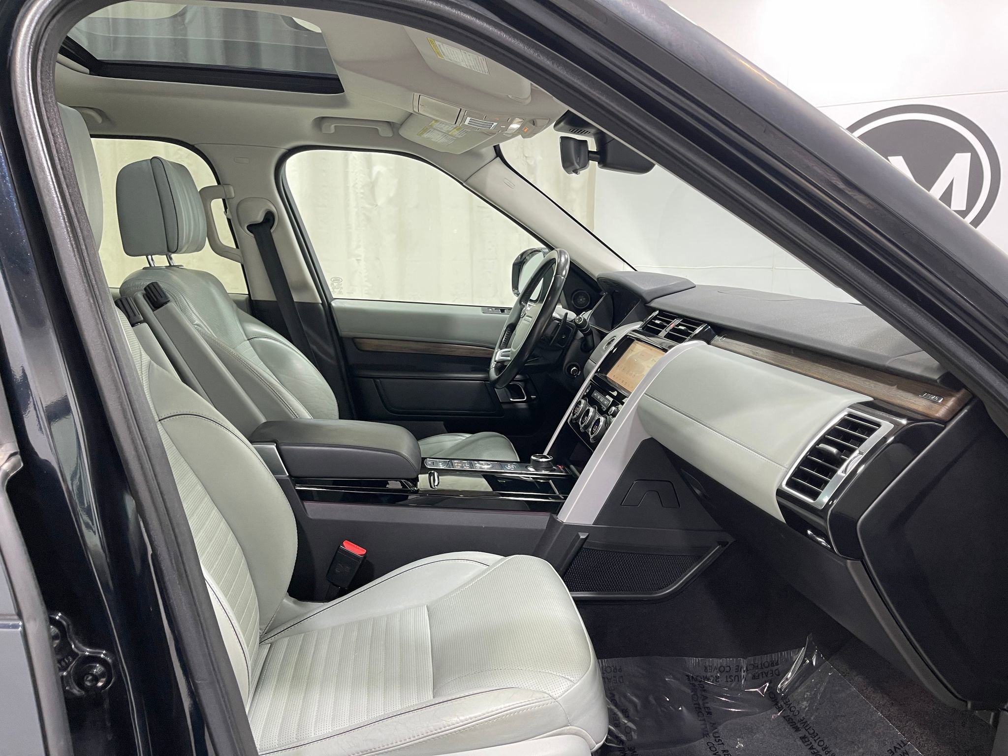 Used 2018 Land Rover Discovery HSE Luxury AWD/4WD image 34