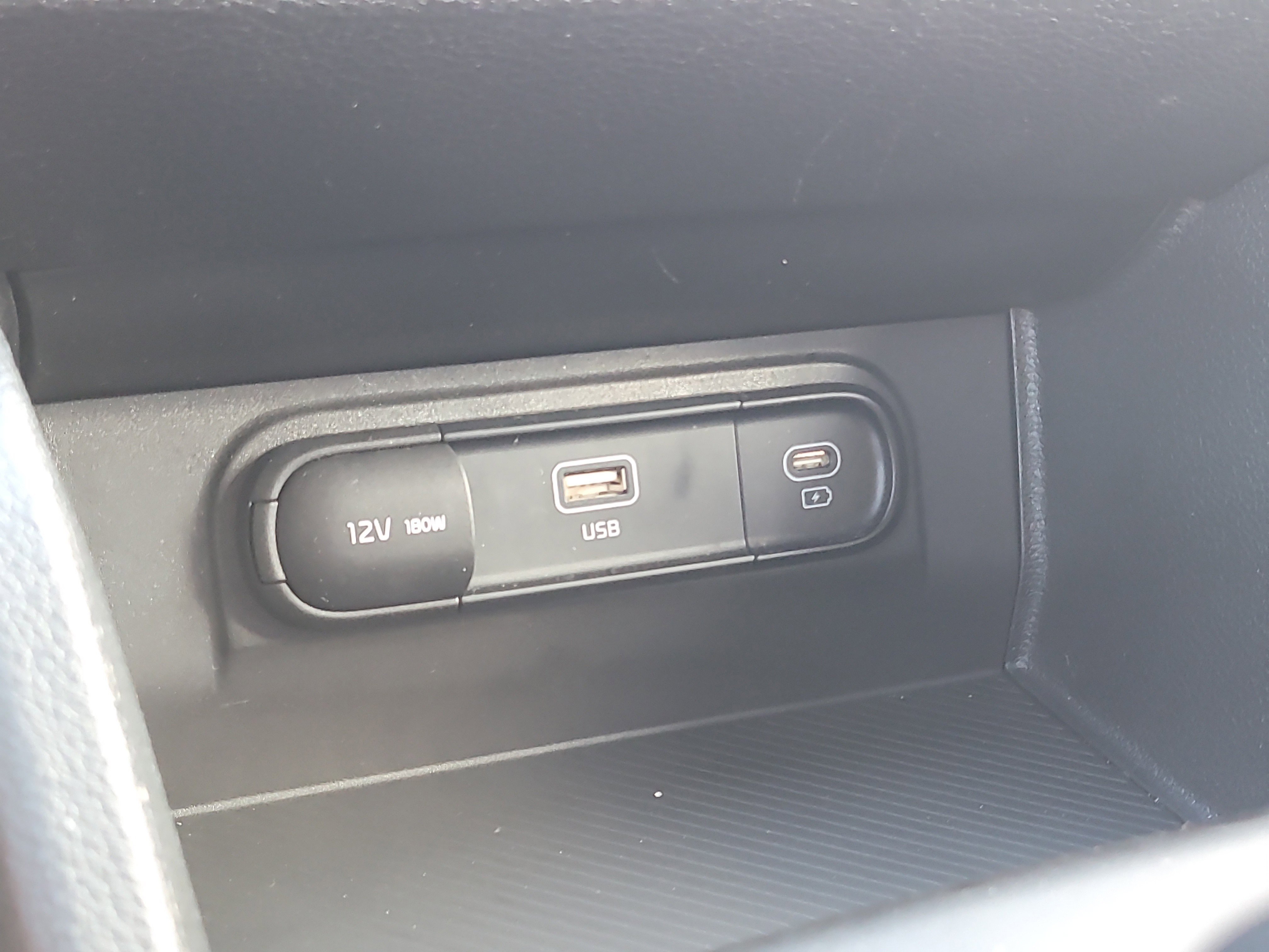 Used 2025 Kia Sportage LX image 24