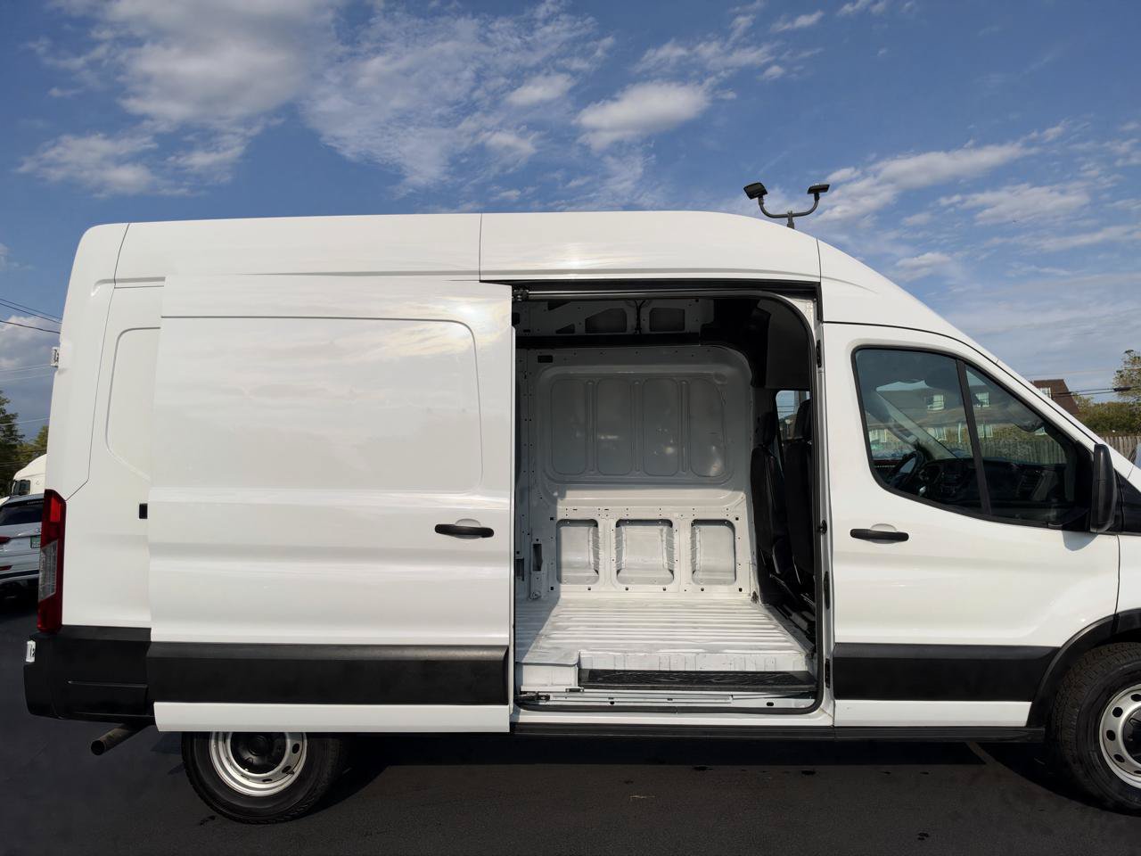 Used 2022 Ford Transit 250 148 High Roof RWD image 26