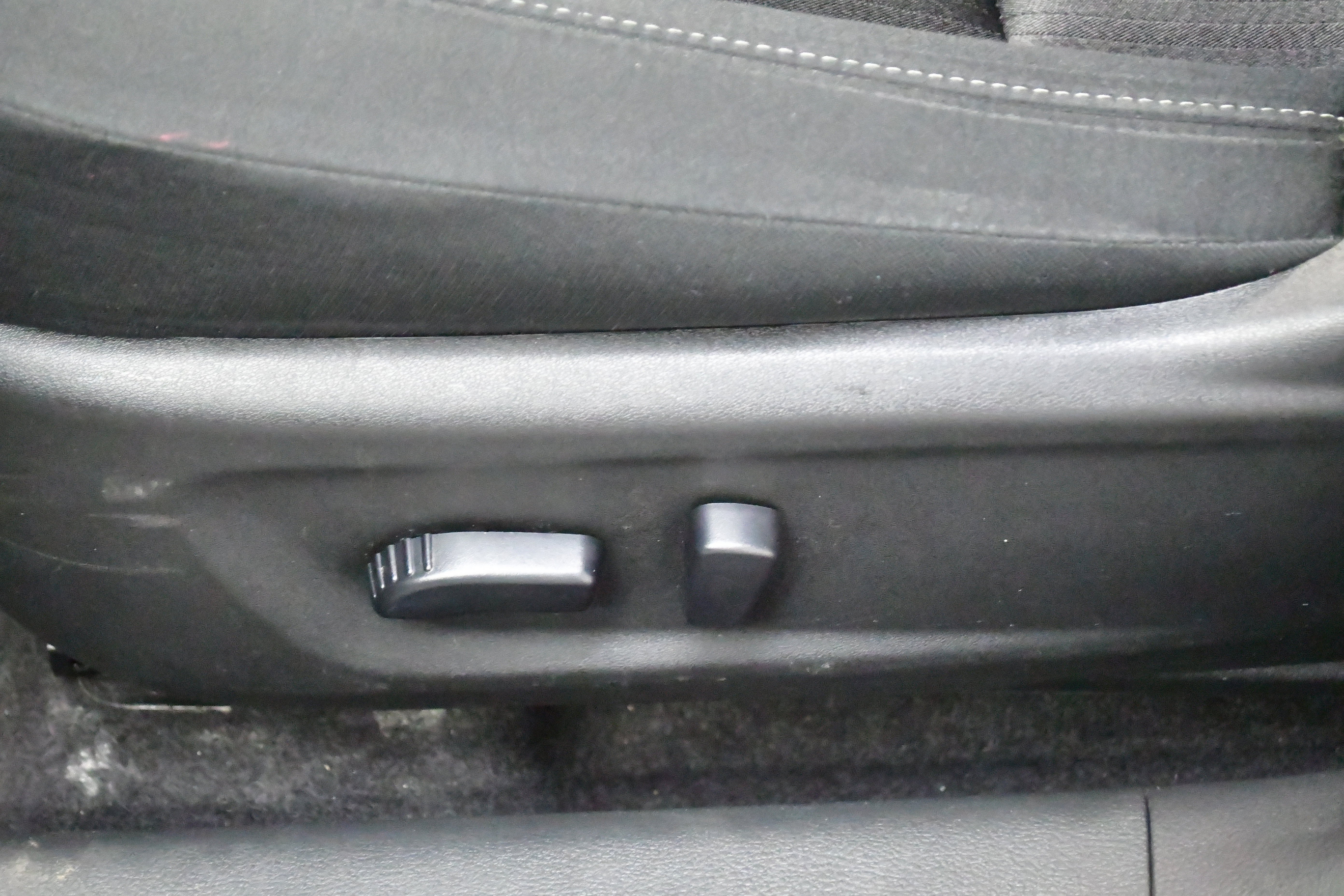 Used 2025 Nissan Altima 2.5 SV FWD image 12