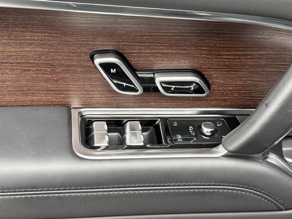 Used 2023 Land Rover Range Rover SE AWD/4WD image 16