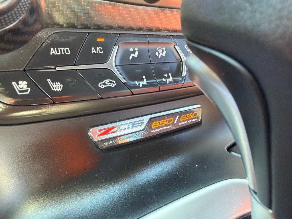 Used 2016 Chevrolet Corvette Z06 w/ 3LZ Preferred Equipment Group RWD image 28