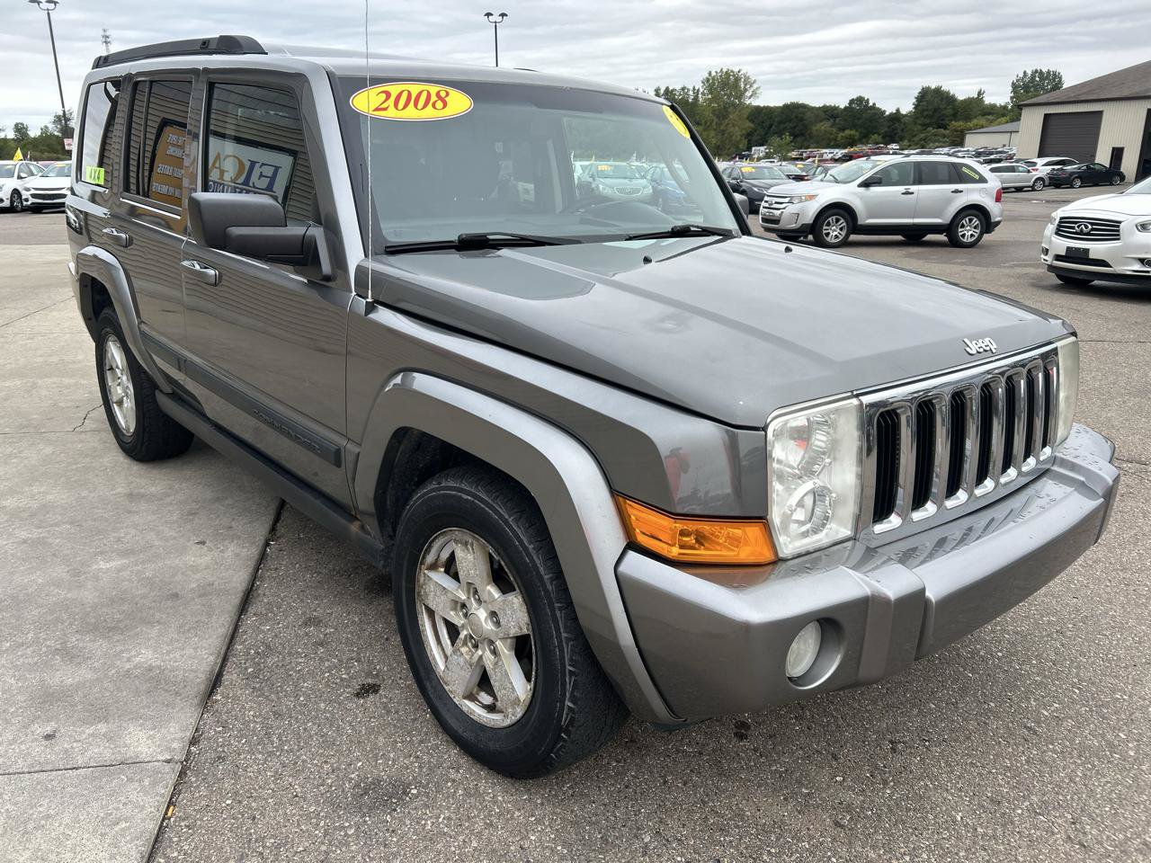 Used 2008 Jeep Commander Sport AWD/4WD image 3