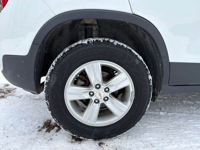 Certified 2021 Chevrolet Trax LS w/ Tint and Cruise Package image 13