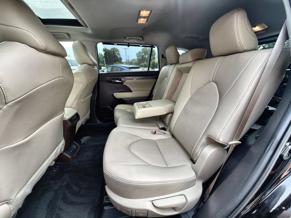 Used 2020 Toyota Highlander Limited AWD/4WD image 27