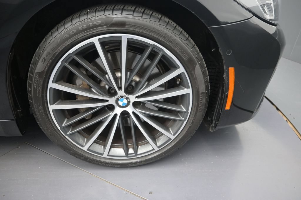 Used 2021 BMW 530i w/ Premium Package RWD image 9