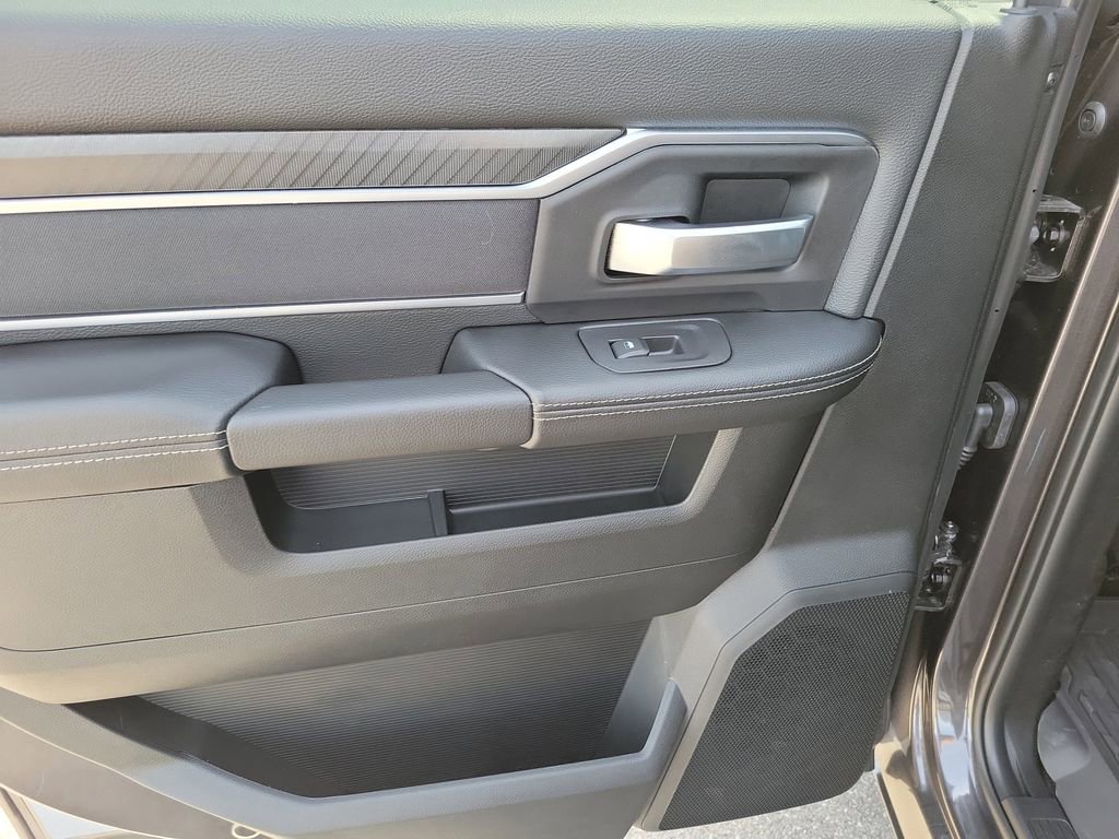 New 2026 RAM 3500 Big Horn AWD/4WD image 20
