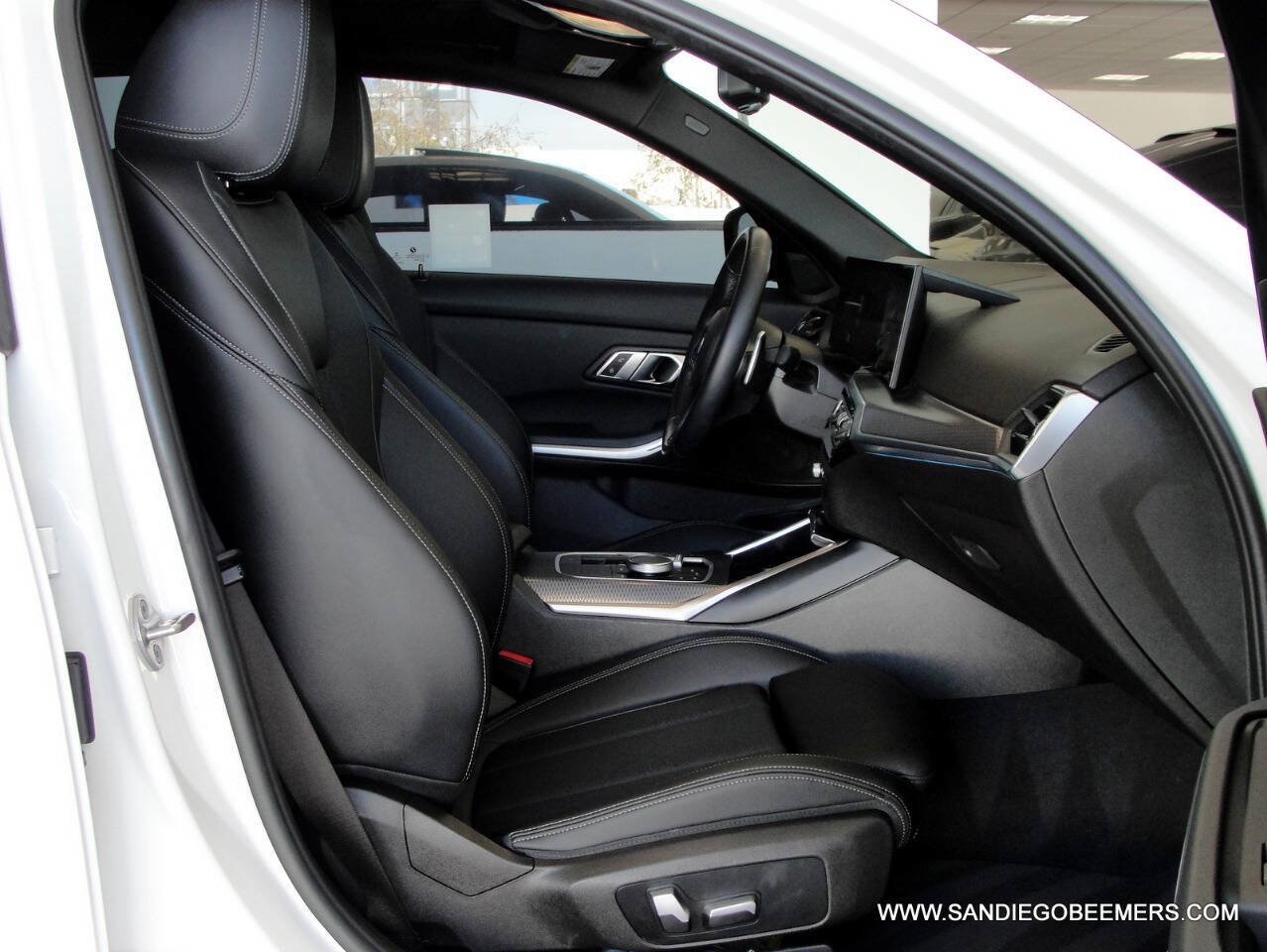 Used 2023 BMW 330i Sedan w/ M Sport Package RWD image 34