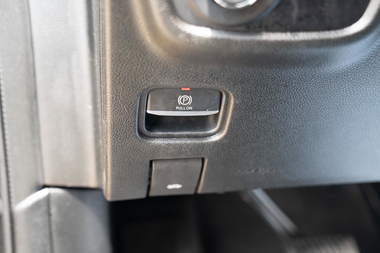 Used 2021 Jeep Grand Cherokee L Laredo w/ Luxury Tech Group I AWD/4WD image 23