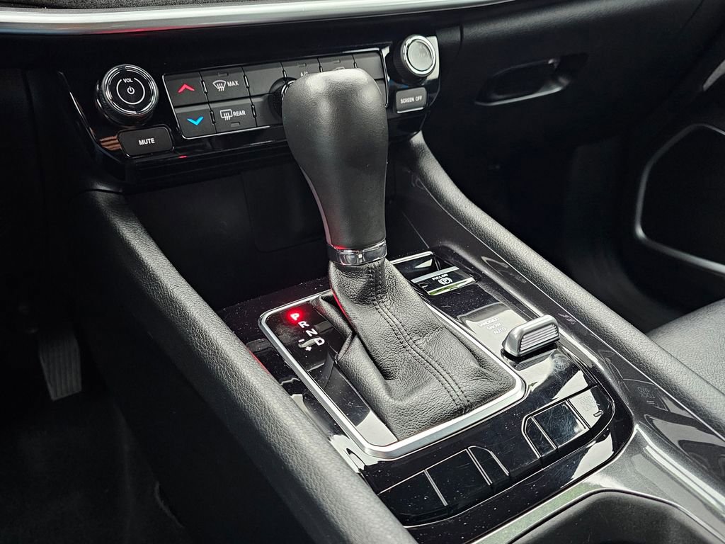 Used 2024 Jeep Compass Latitude AWD/4WD image 26