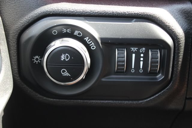 Used 2021 Jeep Gladiator Rubicon AWD/4WD image 19