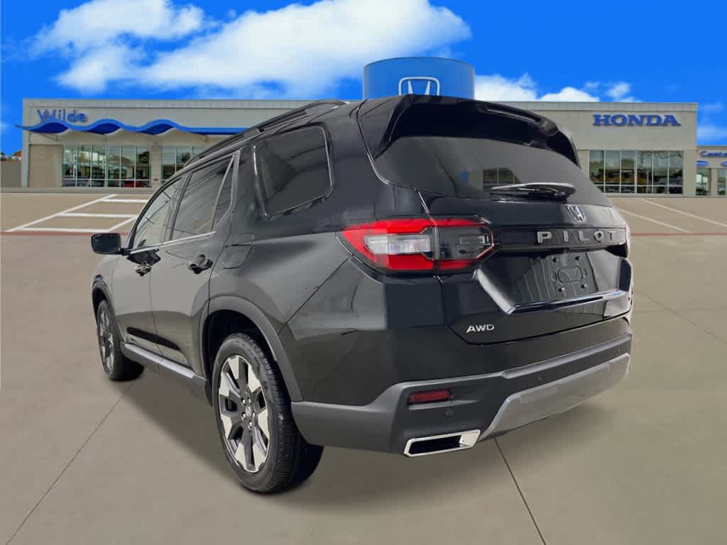 New 2026 Honda Pilot Touring image 3