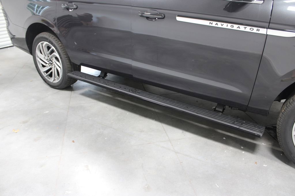 New 2025 Lincoln Navigator L Reserve image 12