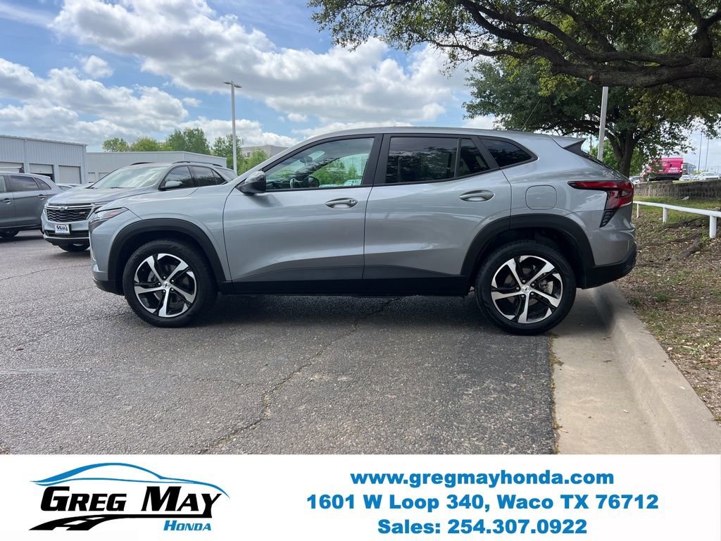 Used 2024 Chevrolet Trax RS FWD image 4