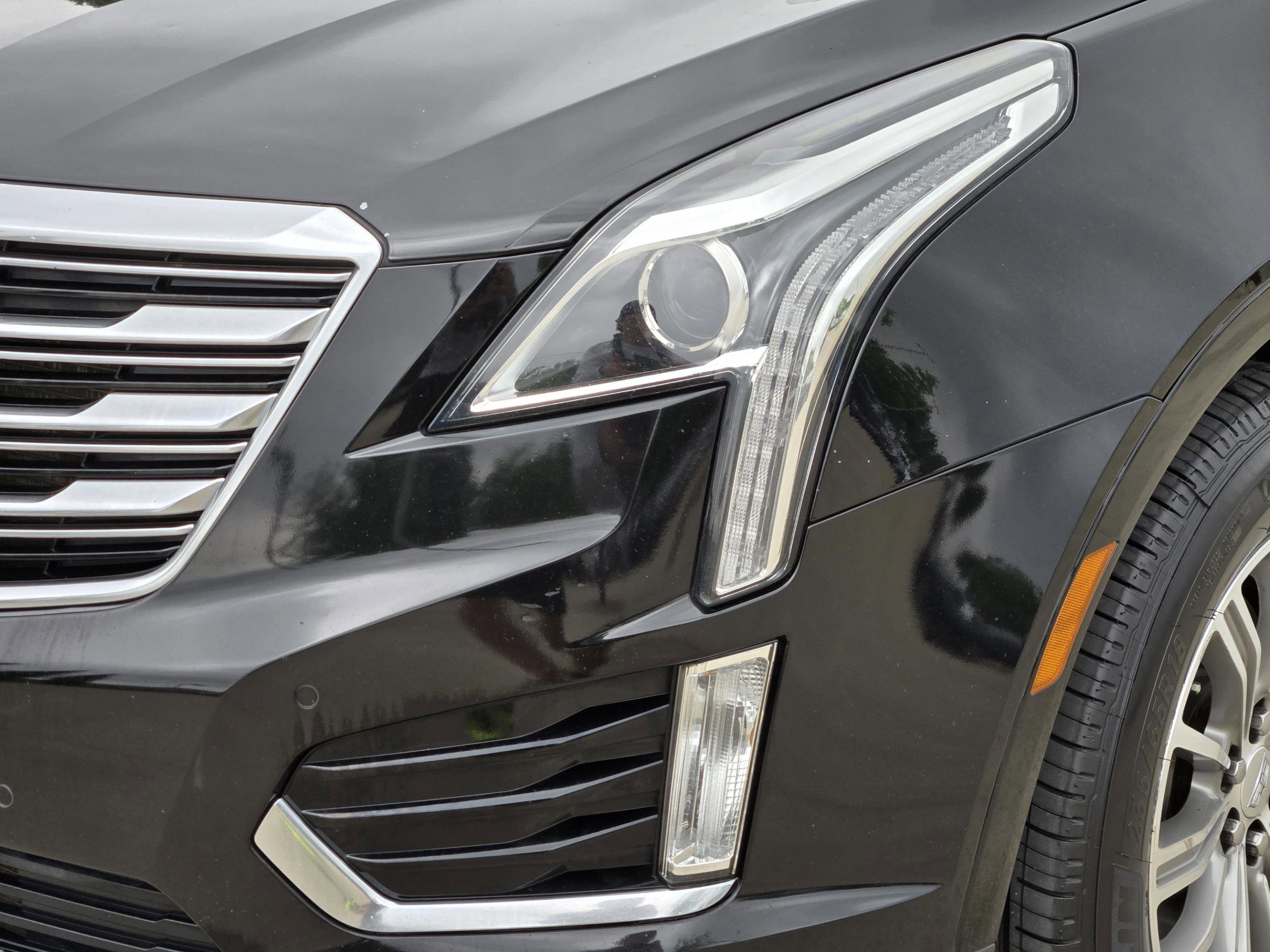 Used 2017 Cadillac XT5 Luxury w/ Driver Awareness Package AWD/4WD image 31