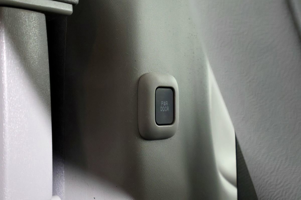 Used 2018 Toyota Sienna XLE w/ XLE Navigation Package FWD image 57