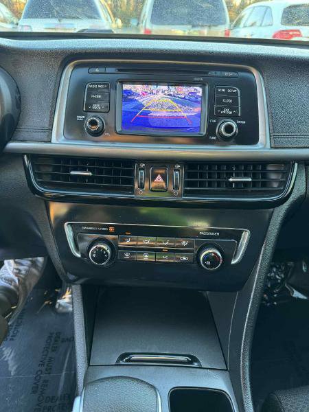Used 2017 Kia Optima LX image 20