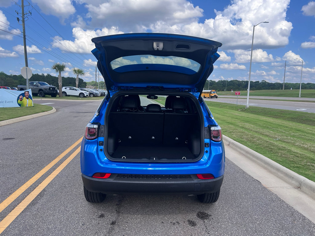 New 2026 Jeep Compass Latitude AWD/4WD image 9