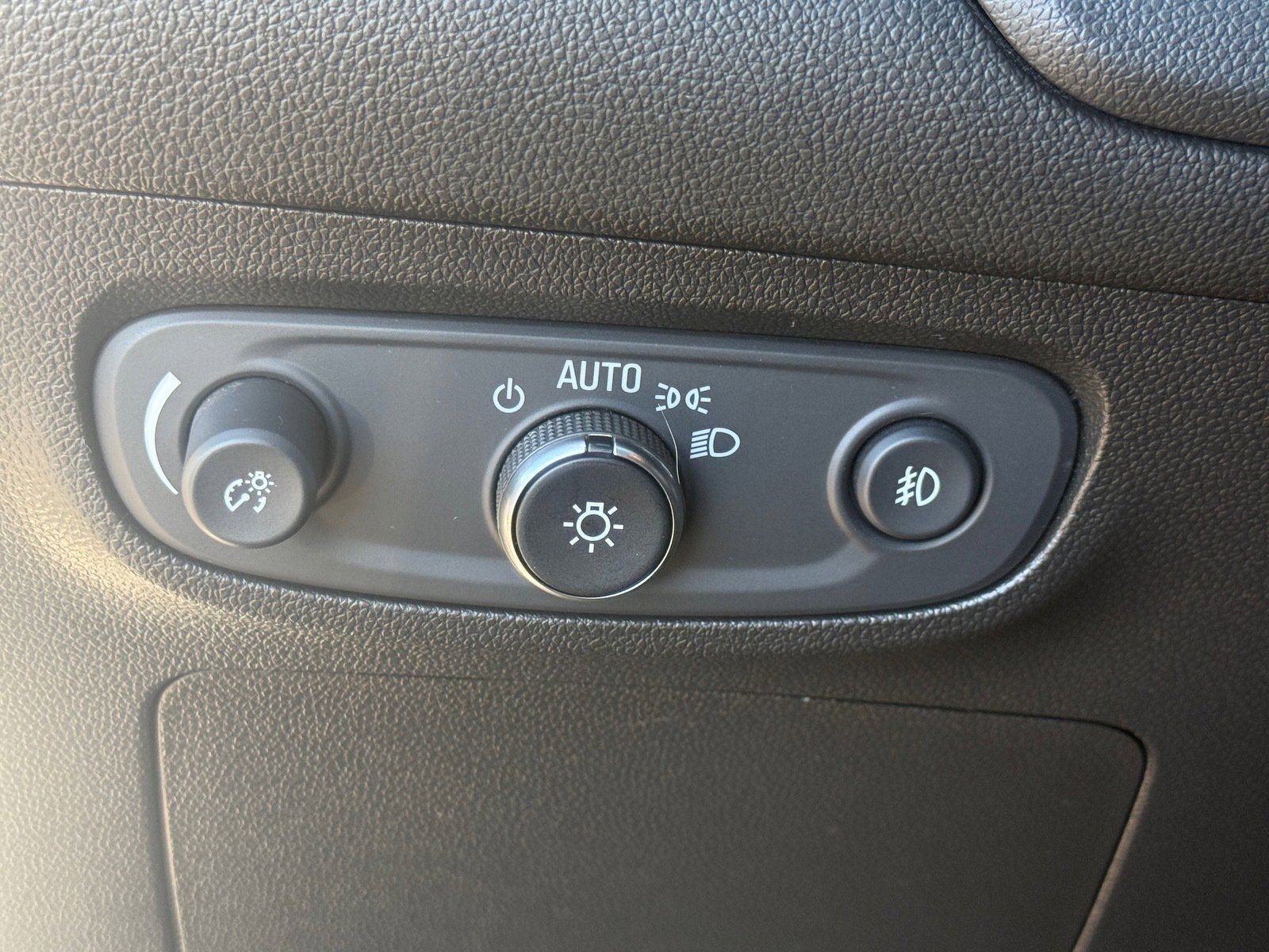 Used 2020 Buick Encore GX Preferred w/ Cold Weather Comfort Package image 25