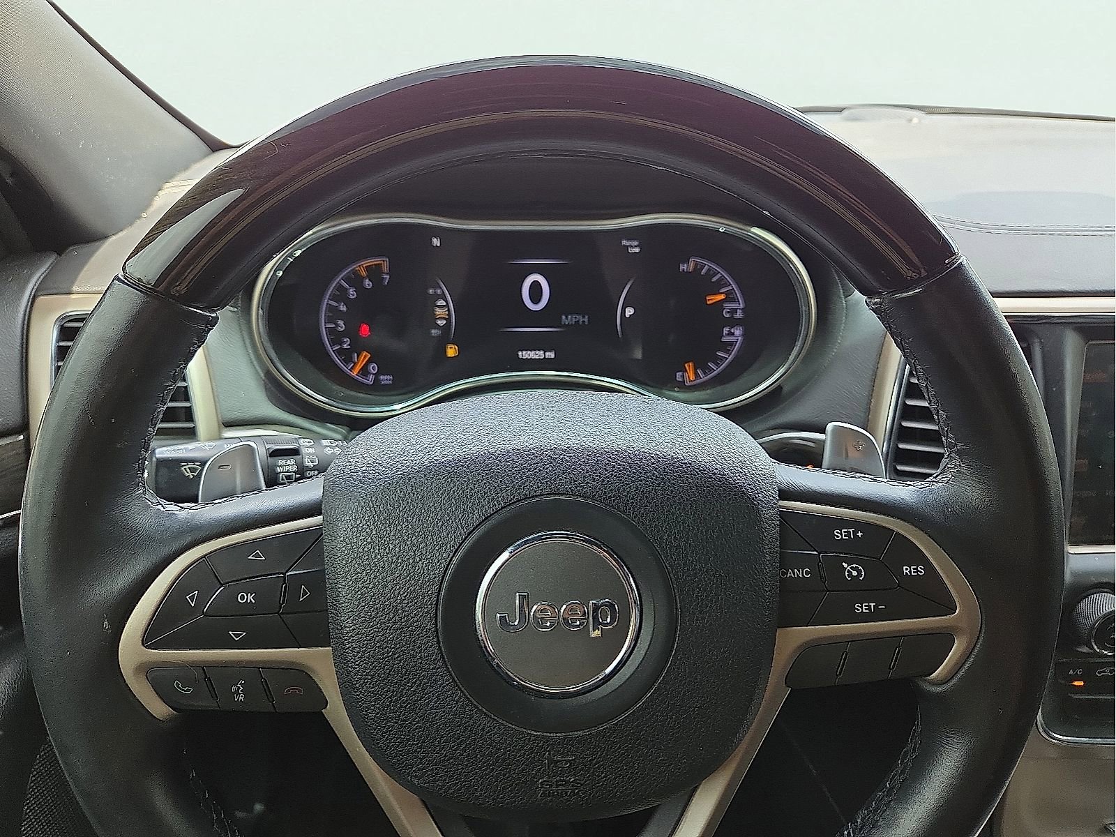 Used 2014 Jeep Grand Cherokee Overland AWD/4WD image 24