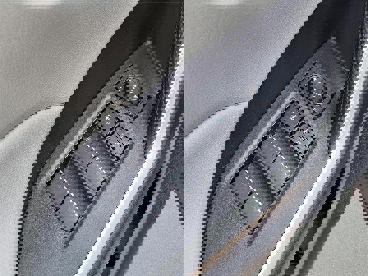 Used 2022 Toyota RAV4 XLE w/ Convenience Package image 15