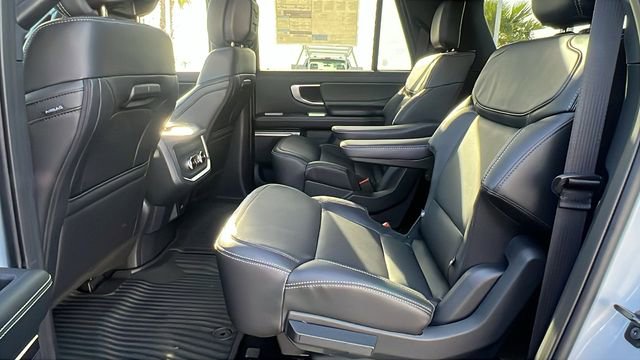 New 2026 Ford Expedition Max Platinum w/ Stealth Appearance Package AWD/4WD image 15