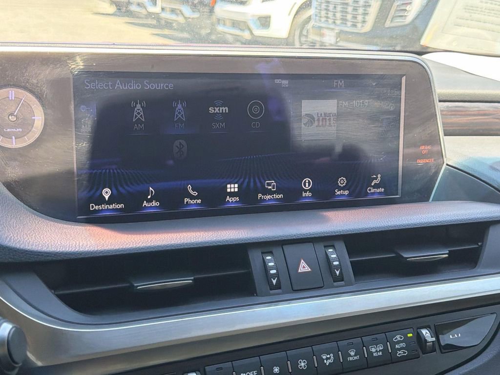 Used 2021 Lexus ES 300h Ultra Luxury w/ Accessory Package 2 image 17