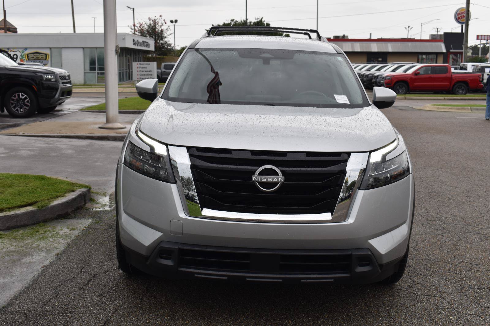 Used 2024 Nissan Pathfinder SV FWD image 19
