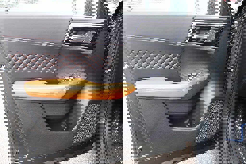 Used 2025 Mitsubishi Outlander SEL image 14