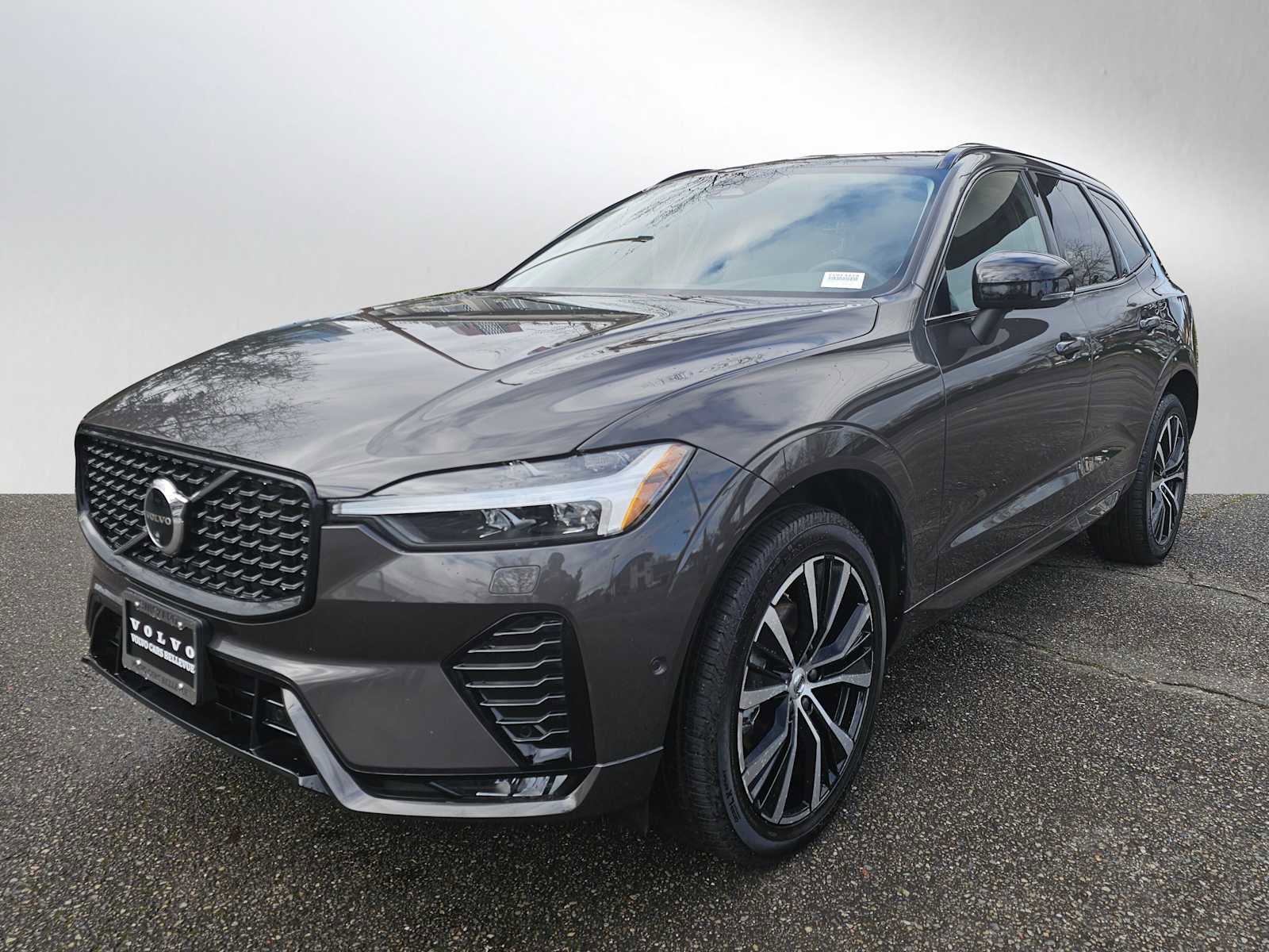 Certified 2025 Volvo XC60 B5 Plus AWD/4WD image 8
