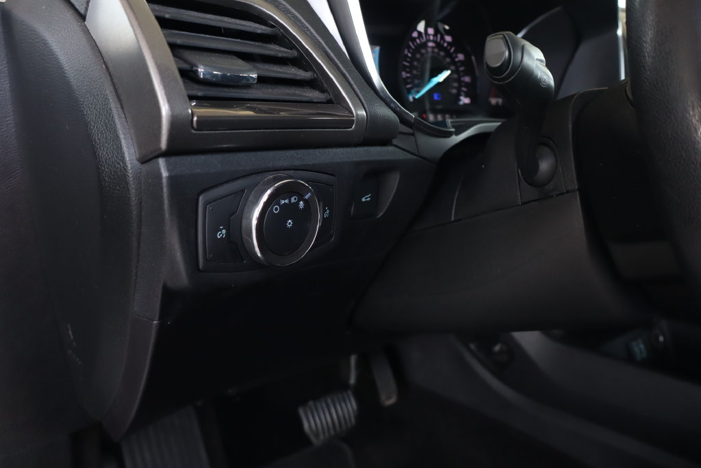 Used 2020 Ford Fusion SEL FWD image 15
