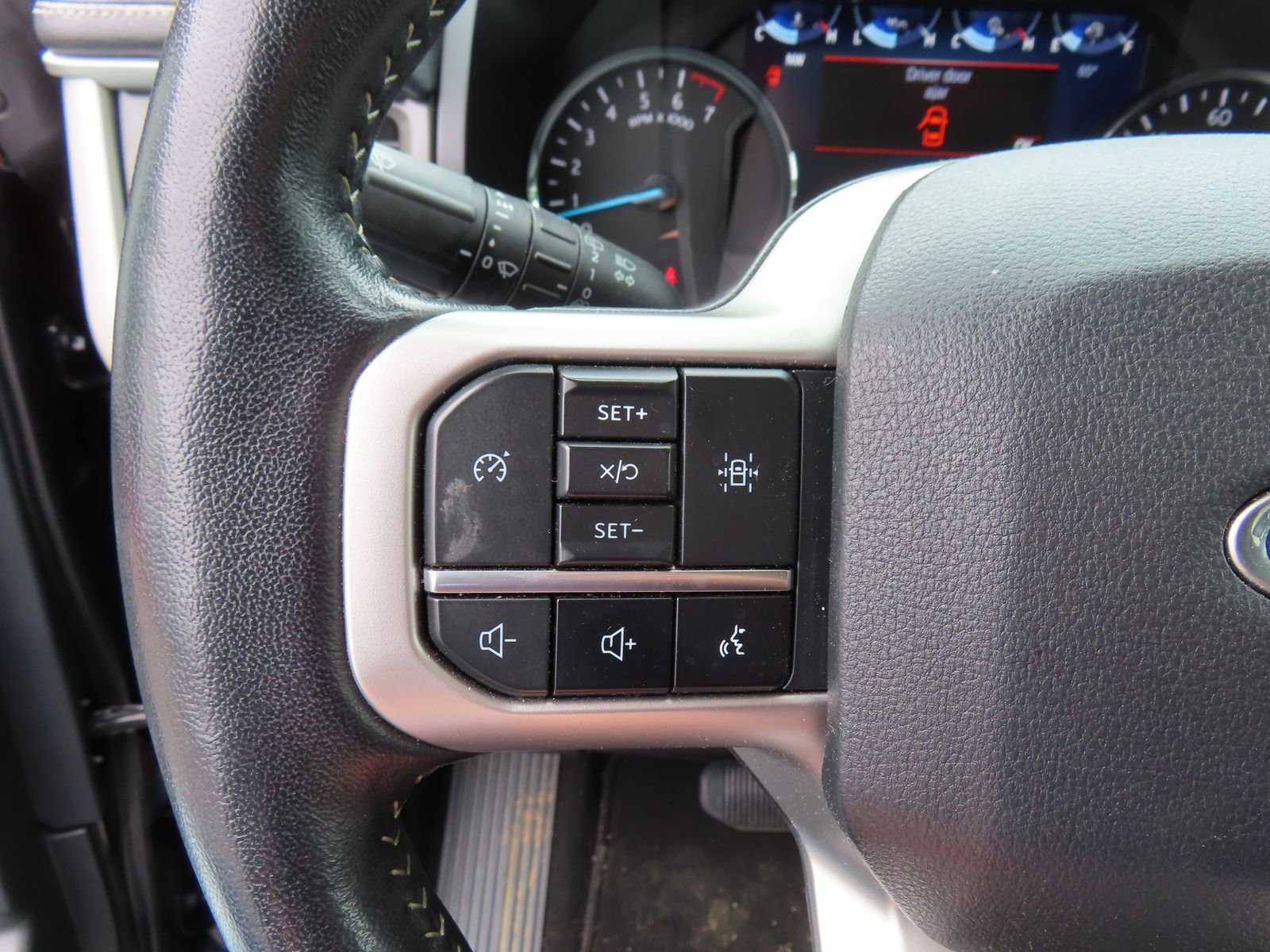 Used 2024 Ford Expedition XLT AWD/4WD image 19