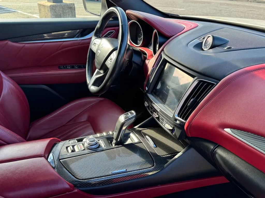 Used 2019 Maserati Levante GranLusso image 21