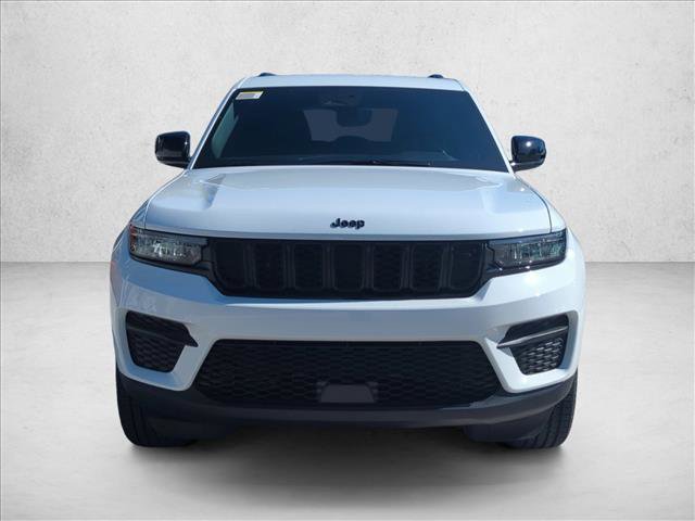 New 2025 Jeep Grand Cherokee Altitude image 5