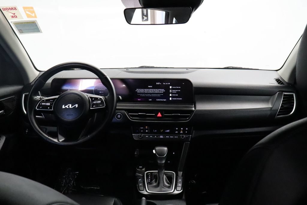 Used 2024 Kia Seltos EX FWD image 26