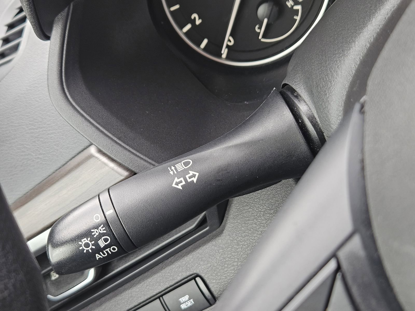 Used 2024 Nissan Altima 2.5 SV FWD image 28