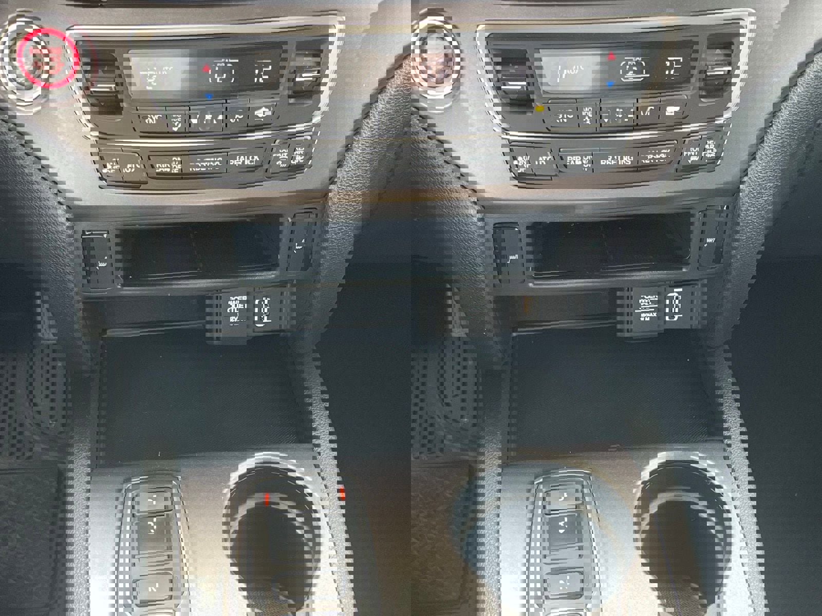 Used 2022 Honda Pilot Sport image 32