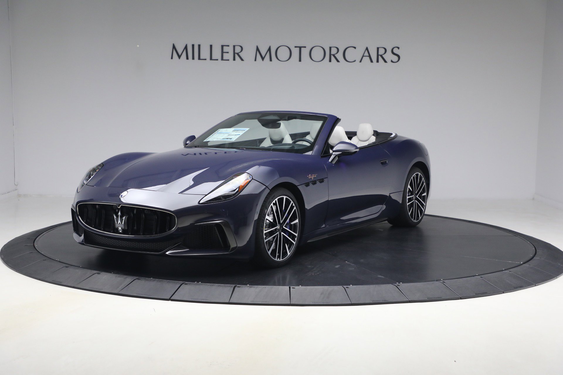 New 2026 Maserati GranCabrio Trofeo AWD/4WD image 2