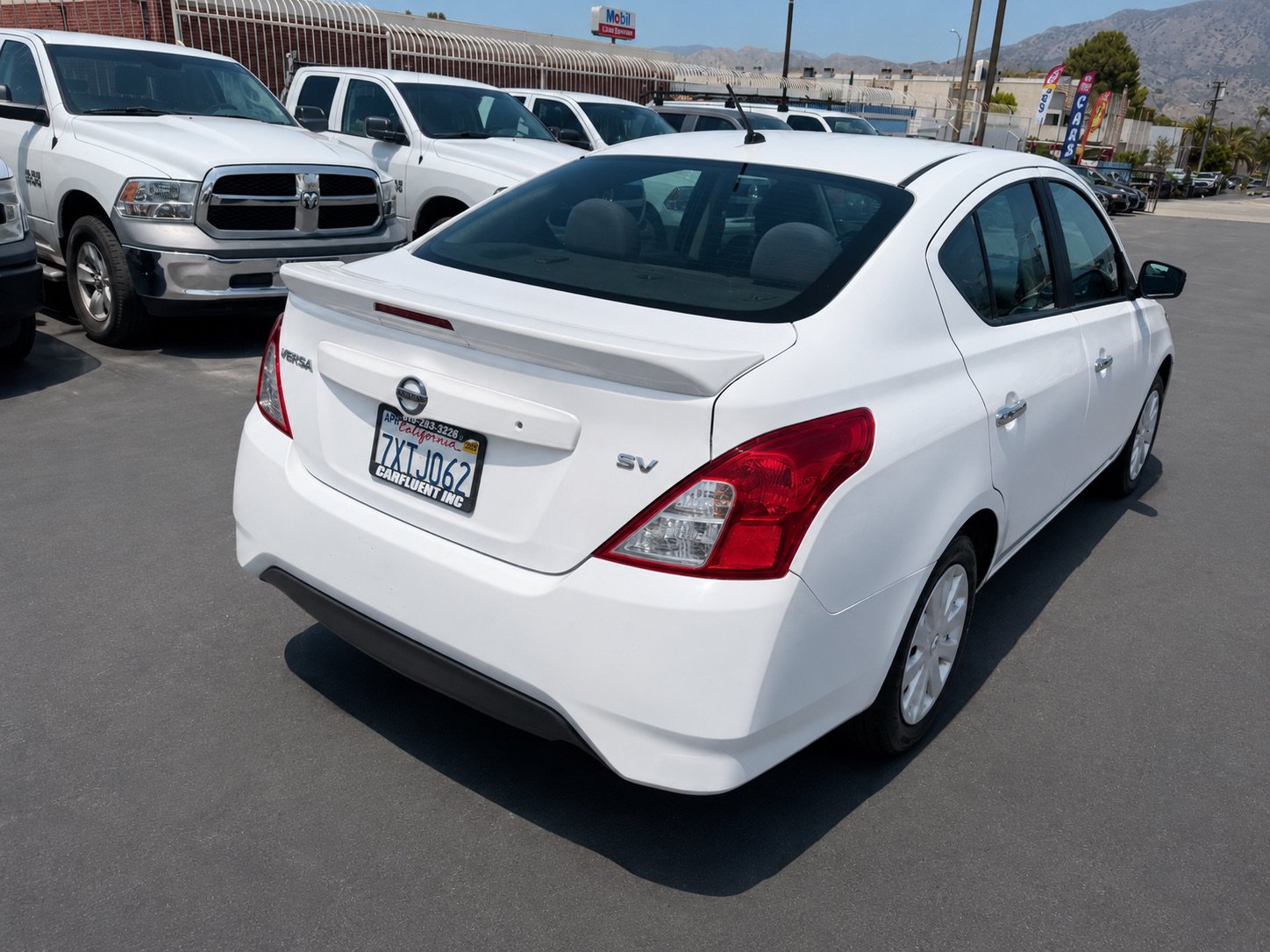 Used 2017 Nissan Versa SV FWD image 6