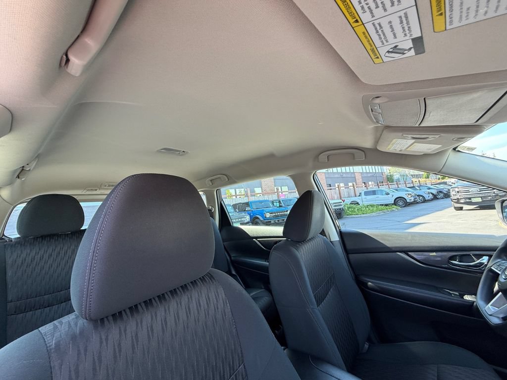 Used 2018 Nissan Rogue S AWD/4WD image 25