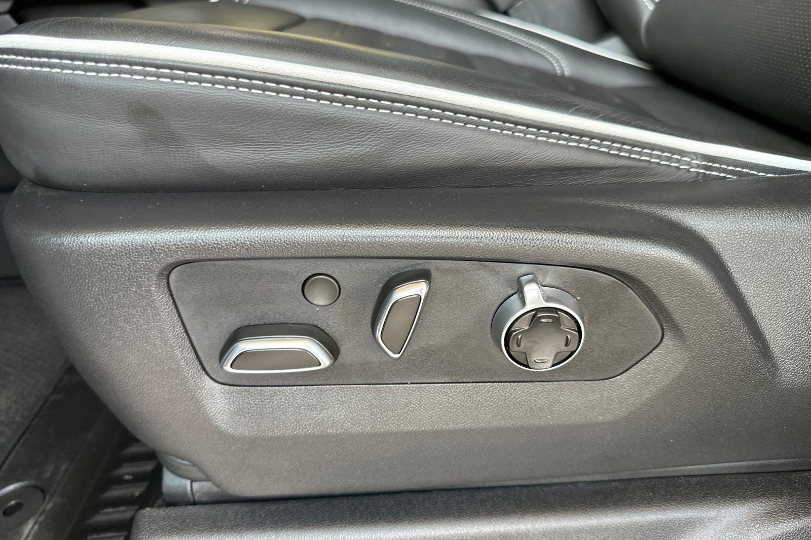 Certified 2026 GMC Sierra 1500 AT4X AWD/4WD image 12