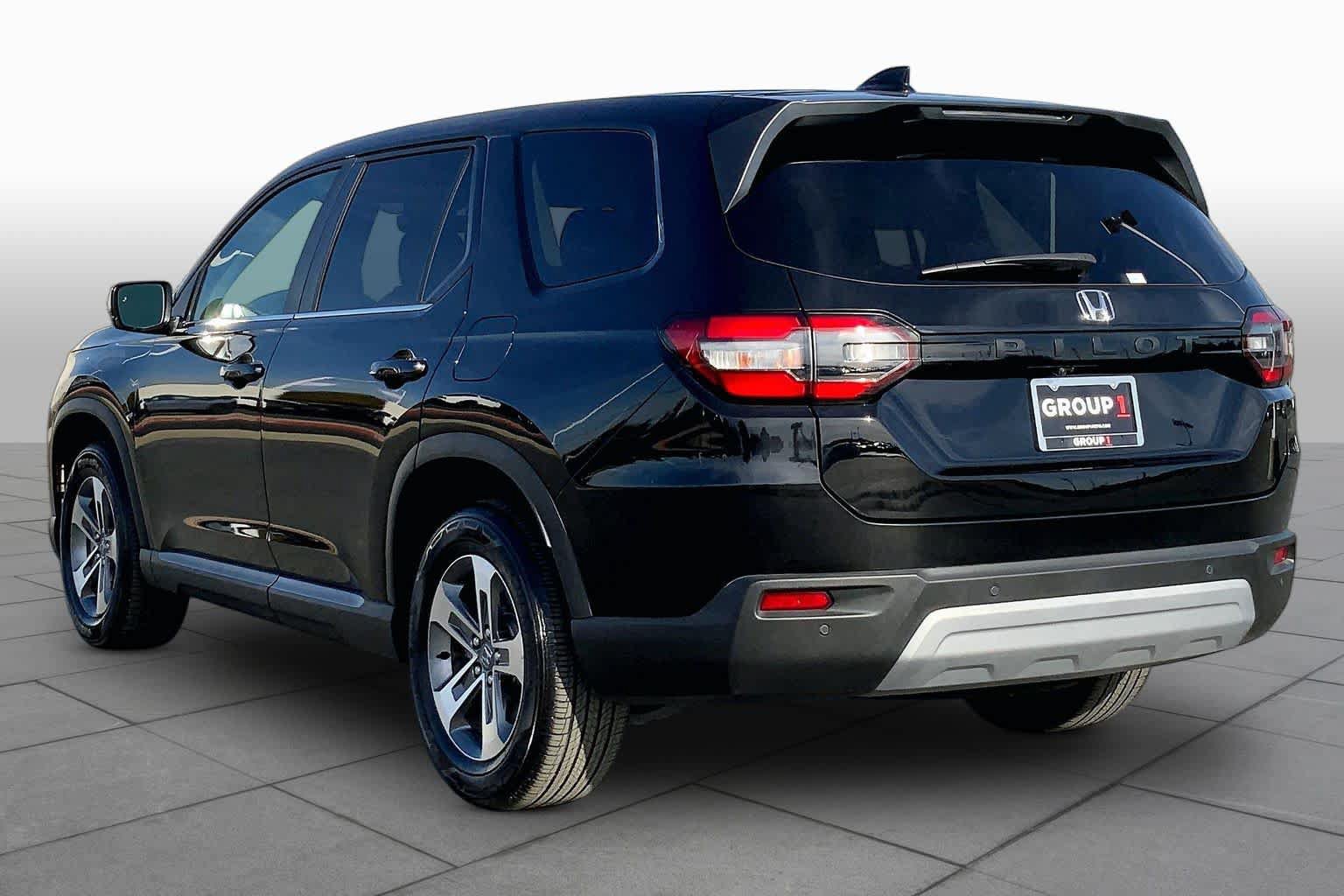 Used 2025 Honda Pilot EX-L image 10