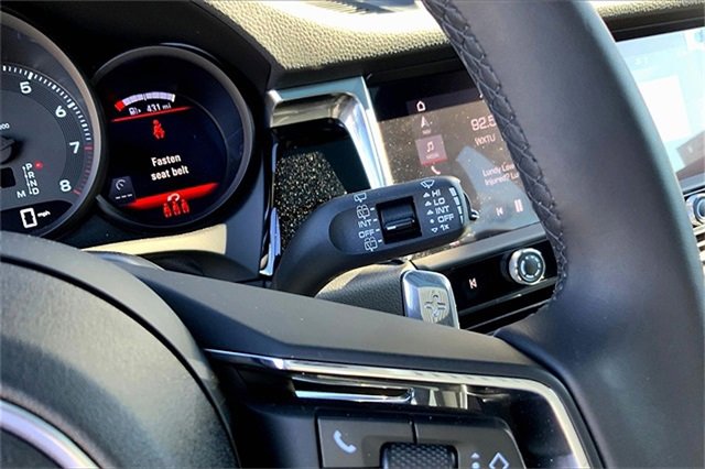 Used 2025 Porsche Macan image 37