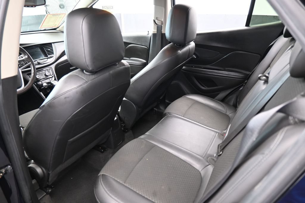 Used 2021 Buick Encore Preferred AWD/4WD image 32