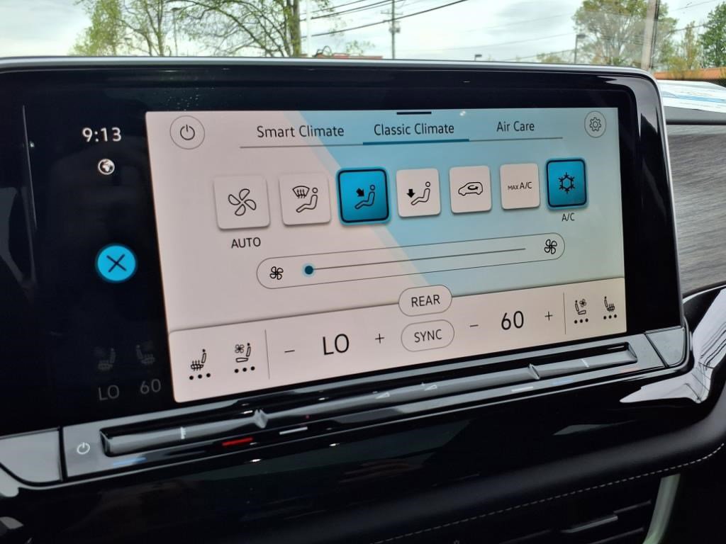 New 2025 Volkswagen Atlas SEL image 19