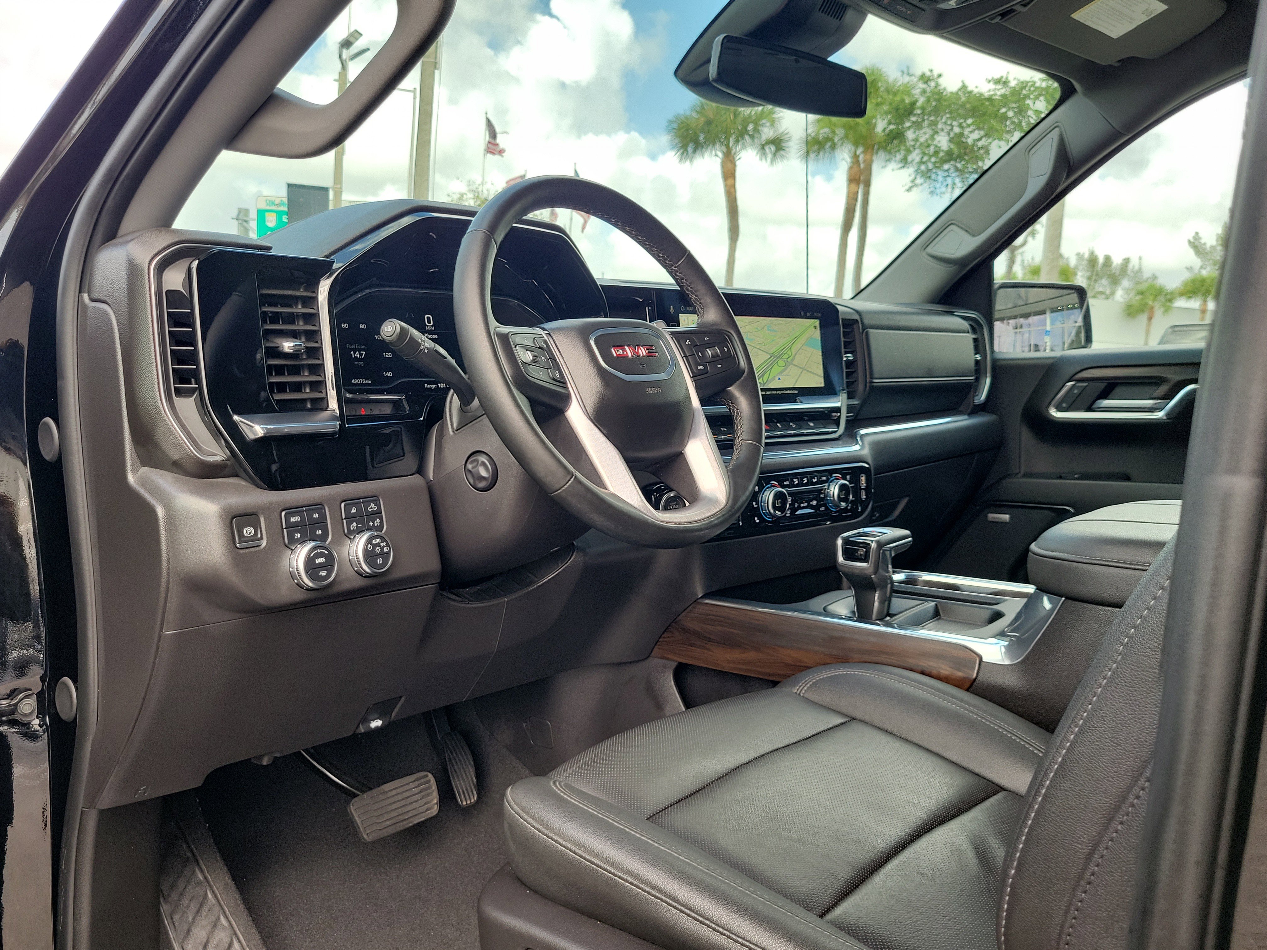 Used 2024 GMC Sierra 1500 SLT w/ SLT Premium Plus Package image 9