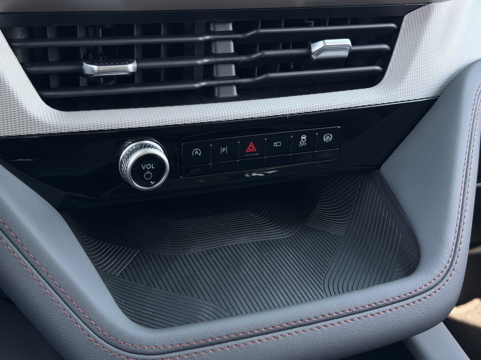 New 2026 Ford Explorer Active AWD/4WD image 19