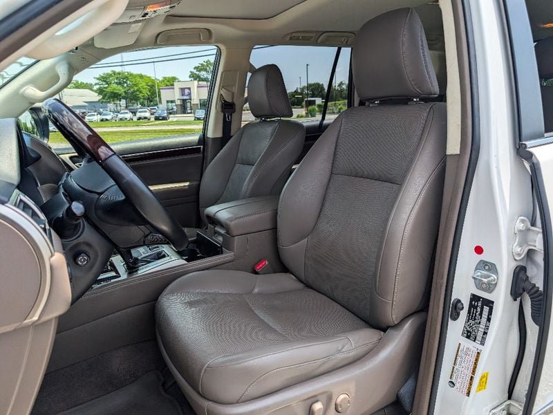Used 2019 Lexus GX 460 Premium AWD/4WD image 14