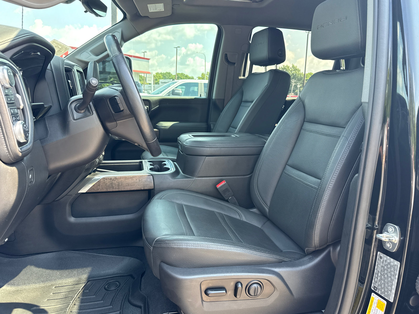 Used 2021 GMC Sierra 2500 Denali w/ Denali Ultimate Package AWD/4WD image 10