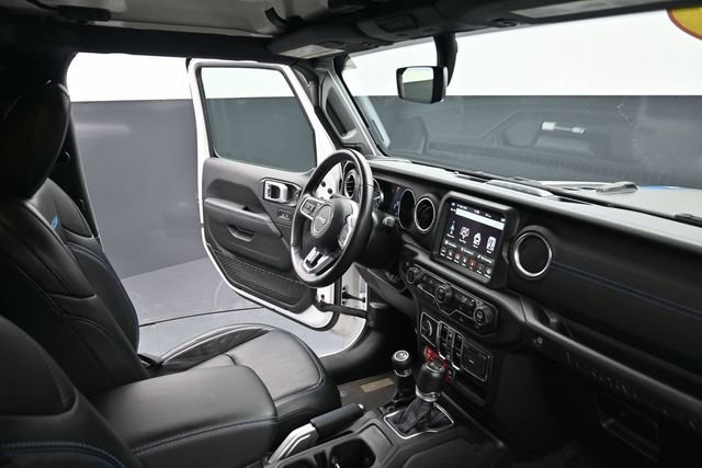 Used 2022 Jeep Wrangler Unlimited Rubicon 4xe w/ Cold Weather Group AWD/4WD image 37
